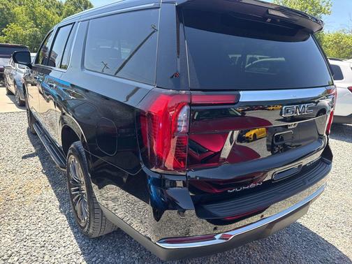 Onyx Black 2026 GMC Yukon XL 4WD Elevation