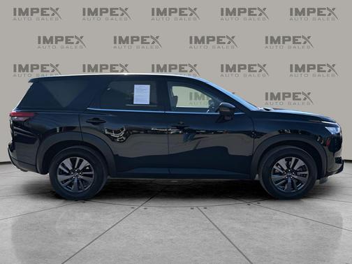 2022 Nissan Pathfinder S 2WD