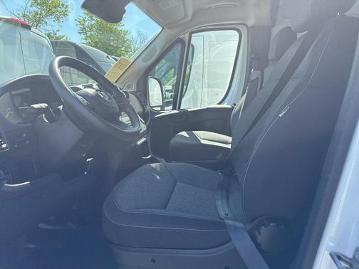 Bright White Clearcoat 2025 RAM ProMaster 2500 Tradesman
