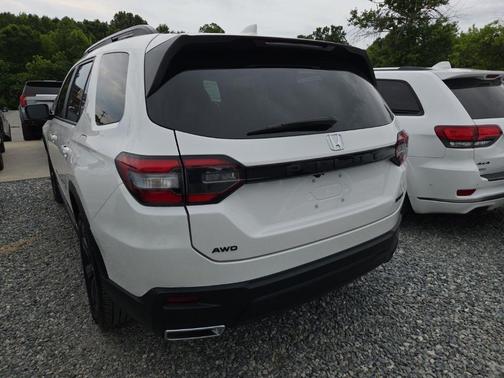 White 2025 Honda Pilot Sport