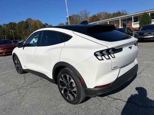 2025 Ford Mustang Mach-E Select