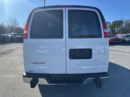 2024 Chevrolet Express 2500 RWD 2500 Regular Wheelbase WT