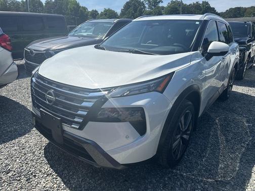 Everest White Pearl 2024 Nissan Rogue SL