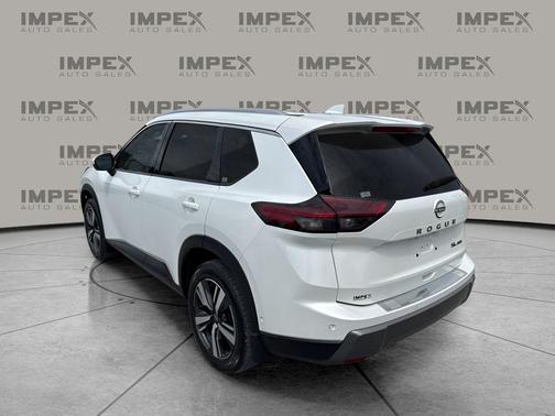 Everest White Pearl 2024 Nissan Rogue SL