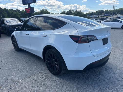 Pearl White Multi-Coat 2022 Tesla Model Y Long Range Dual Motor All-Wheel Drive