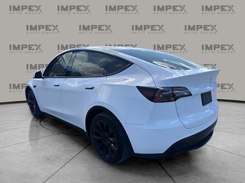 Pearl White Multi-Coat 2022 Tesla Model Y Long Range Dual Motor All-Wheel Drive