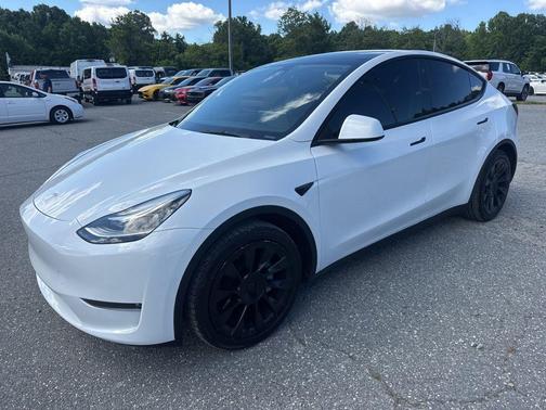 Pearl White Multi-Coat 2022 Tesla Model Y Long Range Dual Motor All-Wheel Drive