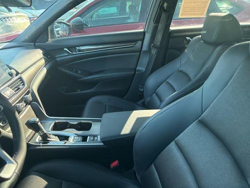 Still Night Pearl 2022 Honda Accord Sport 1.5T