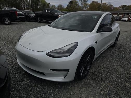 Pearl White Multi-Coat 2022 Tesla Model 3 Long Range
