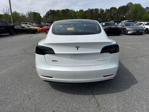 Pearl White Multi-Coat 2022 Tesla Model 3 Long Range
