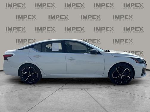 2025 Nissan Altima SR FWD