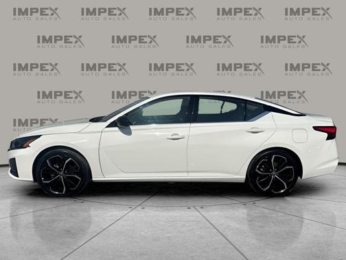 2025 Nissan Altima SR FWD