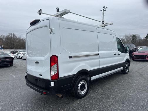 2022 Ford Transit-250 Base
