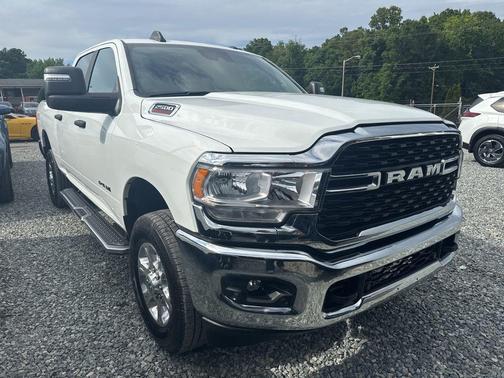 Bright White Clearcoat 2024 RAM 2500 Big Horn Crew Cab 4x4 6'4' Box