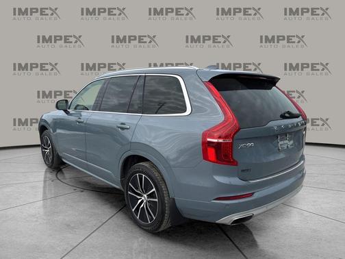 2020 Volvo XC90 T5 Momentum