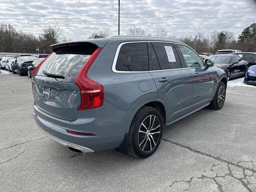 2020 Volvo XC90 T5 Momentum
