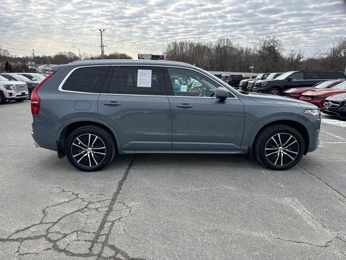 2020 Volvo XC90 T5 Momentum