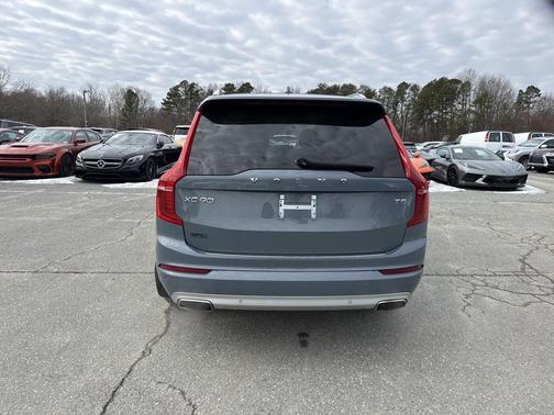 2020 Volvo XC90 T5 Momentum
