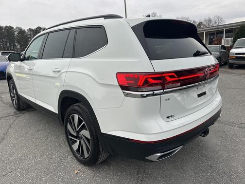2025 Volkswagen Atlas 2.0T SE w/Technology