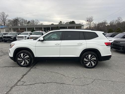 2025 Volkswagen Atlas 2.0T SE w/Technology