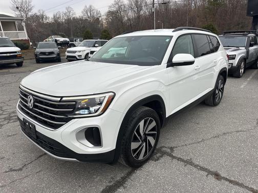 2025 Volkswagen Atlas 2.0T SE w/Technology