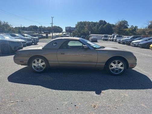 2005 Ford Thunderbird Base