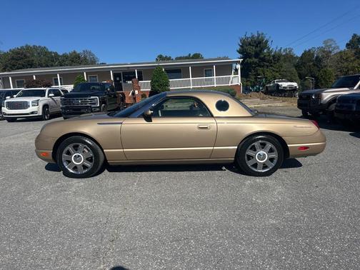 2005 Ford Thunderbird Base