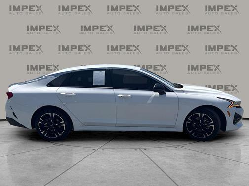 Glacial White Pearl 2024 Kia K5 GT-Line