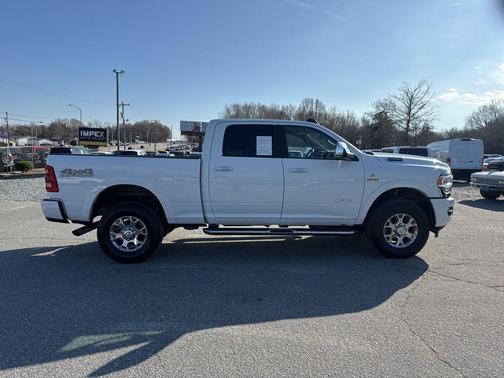 2022 RAM 2500 Laramie Crew Cab 4x4 6'4' Box