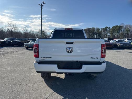 2022 RAM 2500 Laramie Crew Cab 4x4 6'4' Box