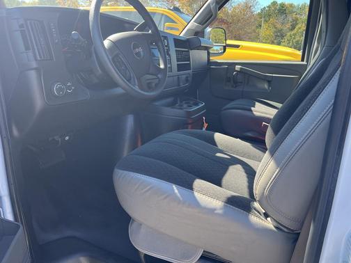 2023 GMC Savana 2500 Work Van