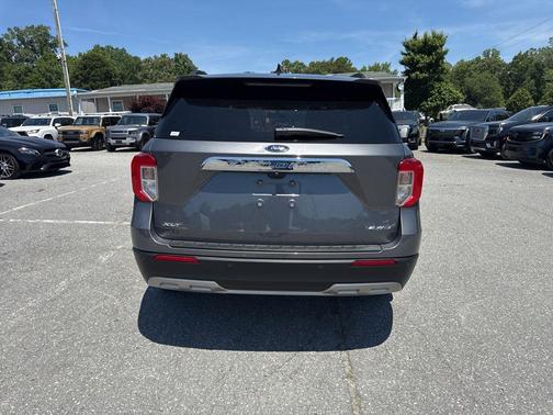CARBONIZED GRAY METALLIC 2021 Ford Explorer XLT
