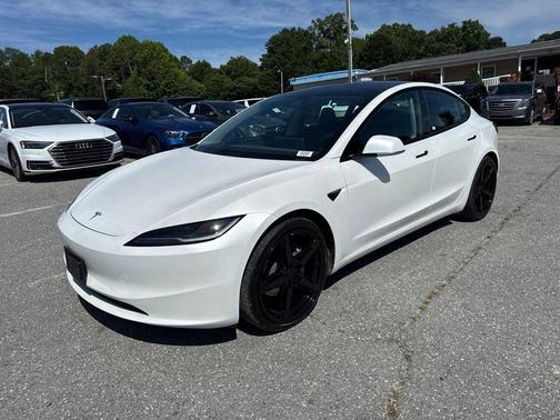 Pearl White Multi-Coat 2024 Tesla Model 3 Long Range
