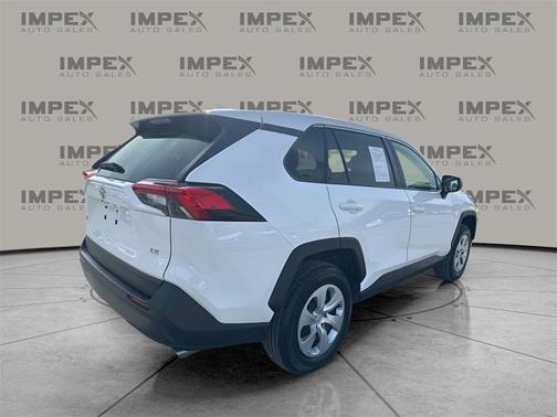 2022 Toyota RAV4 LE