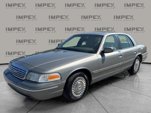2001 Ford Crown Victoria Base