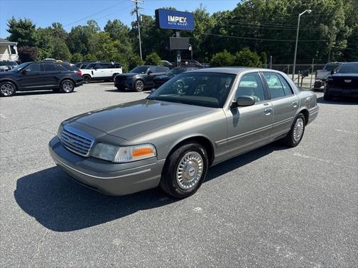 2001 Ford Crown Victoria Base