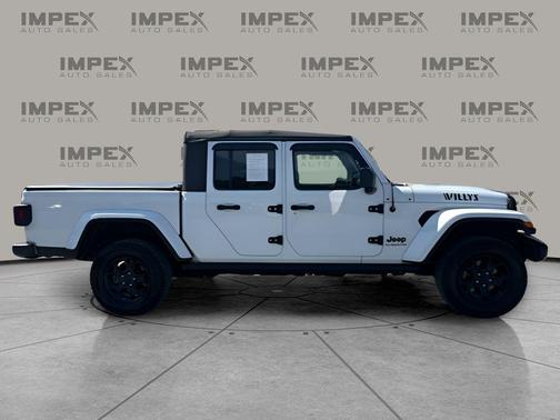 Bright White Clearcoat 2021 Jeep Gladiator Willys 4x4