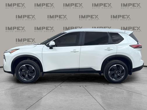 Everest White Pearl 2024 Nissan Rogue SV