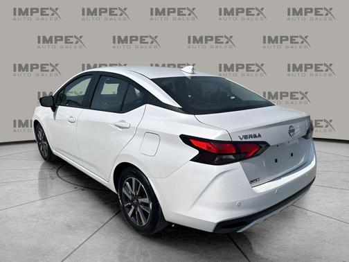 Aspen White Tricoat 2025 Nissan Versa 1.6 SV