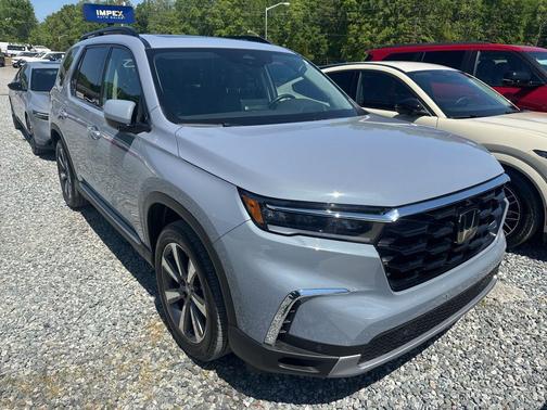Gray 2025 Honda Pilot Elite