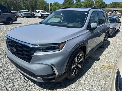 Gray 2025 Honda Pilot Elite
