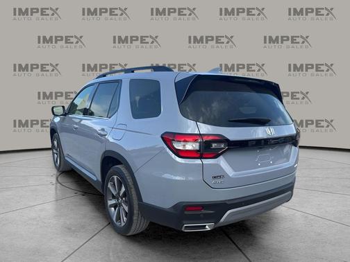 Gray 2025 Honda Pilot Elite