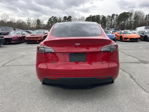 2022 Tesla Model Y Long Range Dual Motor All-Wheel Drive