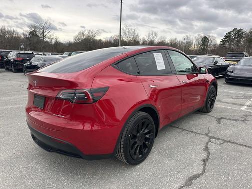 2022 Tesla Model Y Long Range Dual Motor All-Wheel Drive