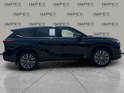 2021 Toyota Highlander Hybrid Platinum