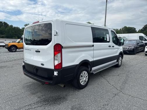 2022 Ford Transit-250 Base