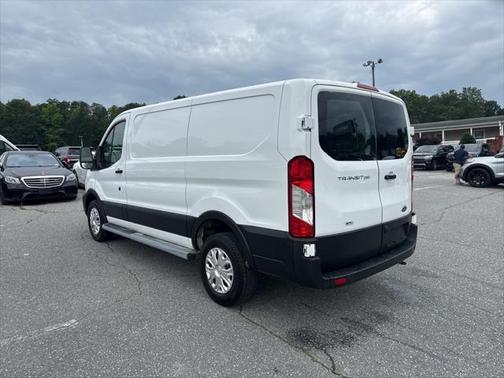 2022 Ford Transit-250 Base