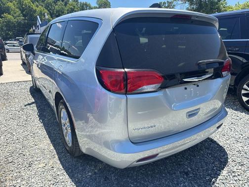 Silver Mist Clearcoat 2023 Chrysler Voyager LX