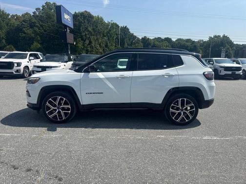 Bright White Clearcoat 2025 Jeep Compass Limited