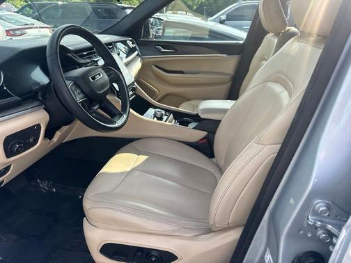 Silver Zynith 2024 Jeep Grand Cherokee 4xe Base